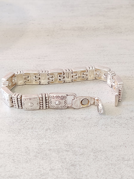 Panel Swirl Design Bracelet Silver Tone Magnetic Clasp 7 Inch - Lot P4