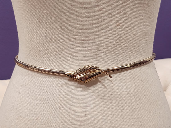 Vintage 80’s Gold Tone Stretch Snake Chain Belt Leaf Closure