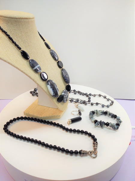 7 Pcs Black Gemstone Lot Semi Precious Stone Wearable - Lot P96