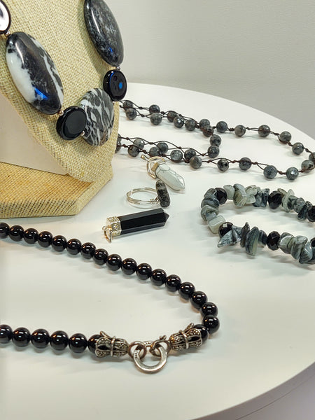 7 Pcs Black Gemstone Lot Semi Precious Stone Wearable - Lot P96