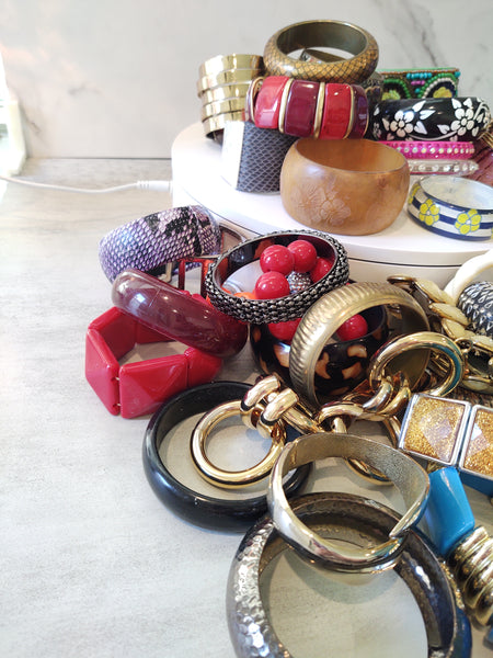 Box Of Bracelets Jewelry Wearable & Craft Jar Vintage To Now Reuse - Lot B35