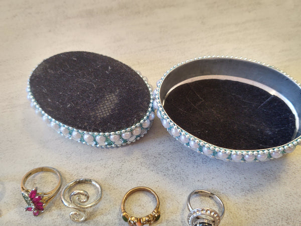 10 Pc Craft Rings & Trinket Box Fashion Rings Vintage To Now Tarnished / Craft