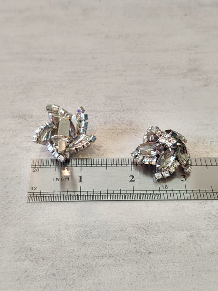 Vtg Smokey Green Rhinestone Cluster Earrings Prong Set Clip On Vintage – Lot P29