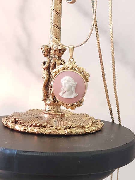 Vtg Wedgwood Pink Cameo Necklace England Gold Tone Setting 24” – P121