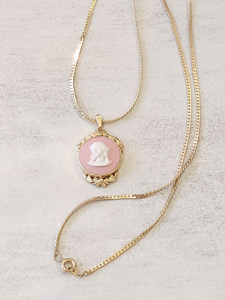 Vtg Wedgwood Pink Cameo Necklace England Gold Tone Setting 24” – P121
