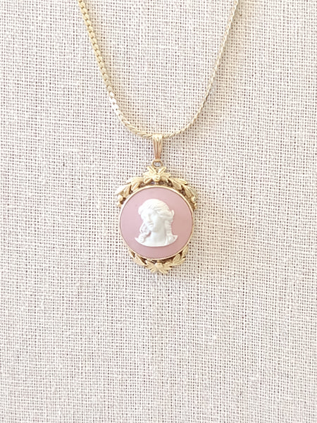 Vtg Wedgwood Pink Cameo Necklace England Gold Tone Setting 24” – P121