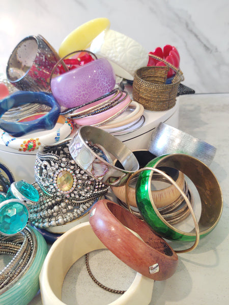 Box Of Bracelets Wearable & Craft Vintage To Now Reuse Grab Bag - Lot B34