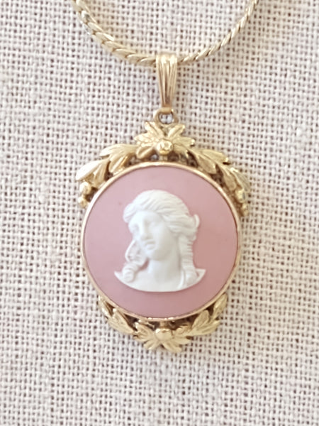 Vtg Wedgwood Pink Cameo Necklace England Gold Tone Setting 24” – P121