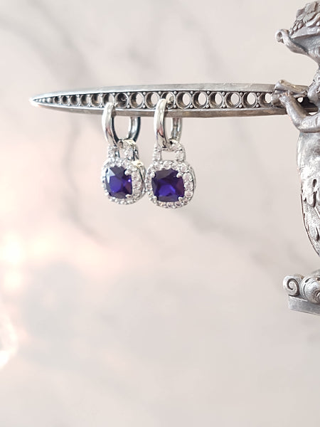 Blue Crystal Pierced Earrings Silver Tone – Lot P76