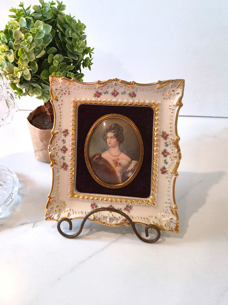 Cameo Creation Portrait Baroness Von Krudener Porcelain Frame Velvet Bubble