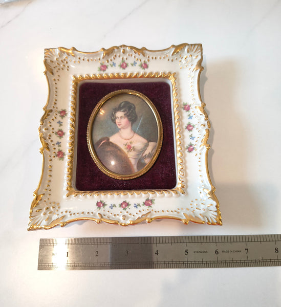 Cameo Creation Portrait Baroness Von Krudener Porcelain Frame Velvet Bubble
