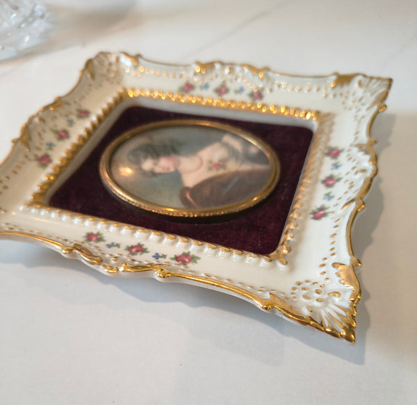 Cameo Creation Portrait Baroness Von Krudener Porcelain Frame Velvet Bubble