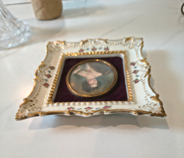 Cameo Creation Portrait Baroness Von Krudener Porcelain Frame Velvet Bubble