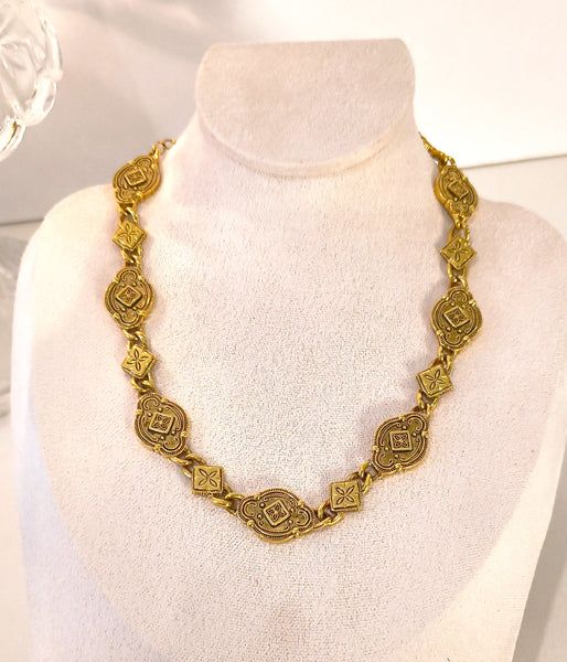 Vintage Napier Medallion Necklace Cursive Signed Collar Choker