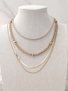 4 Pc Set Vintage Gold Tone Necklaces – Lot P177