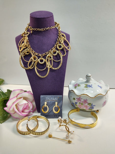 Jewelry Box With Wearable Jewelry Included Porcelain – P117