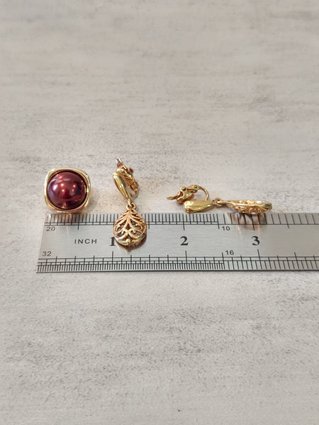 2 Pair Vtg Earrings Clip On Gold Tone Jewelry – Lot P34
