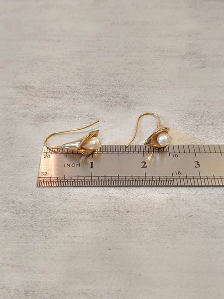 Flower Pearl Earrings Gold Tone Tulips – Lot P86