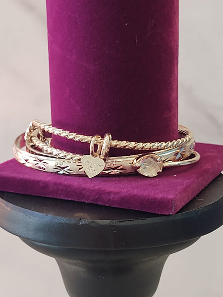 4 Pcs Bracelet Lot Gold Tone Bangles – Lot P61