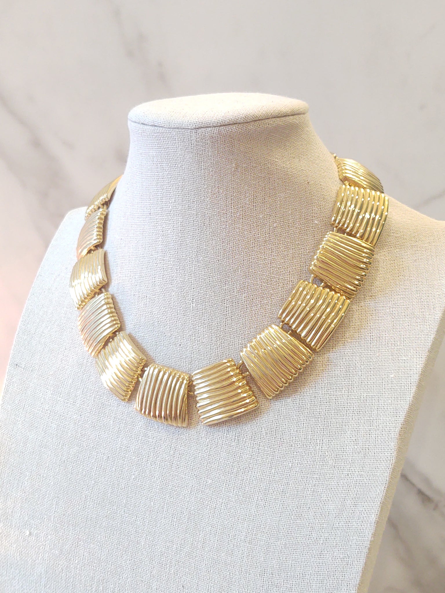 Collar Necklace Gold Tone Fashion Jewelry 15" + 2" Inch – Lot P81