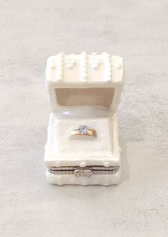 Proposal Ring Trinket Box White Jewelry Presentation - P111