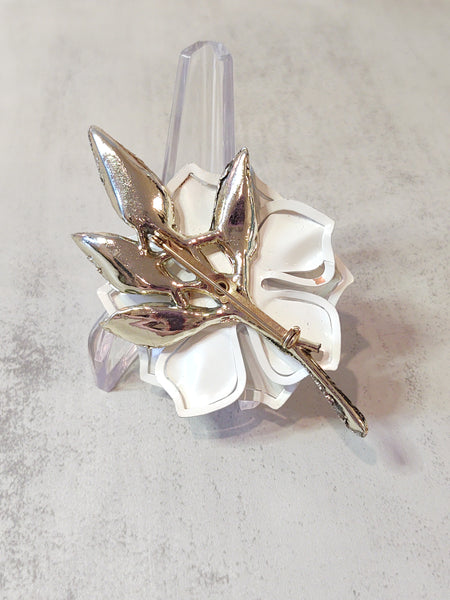 White ENAMEL FLOWER Vintage Pin Brooch - Lot F12