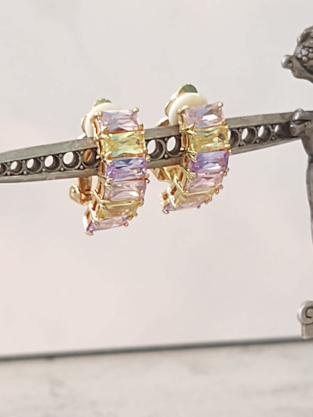 Vtg CZ Purple Pink Yellow Cut Crystal Clip On Gold Tone Earrings Vintage Pastel – Lot P19