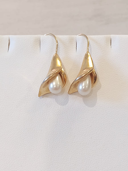 Flower Pearl Earrings Gold Tone Tulips – Lot P86