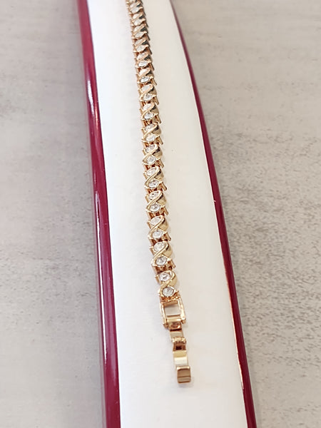 Vtg AVON Tennis Bracelet Gold Tone Signed 7" - Lot P65