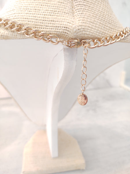 Deep Red Burgundy Gold Tone Necklace – Lot P184