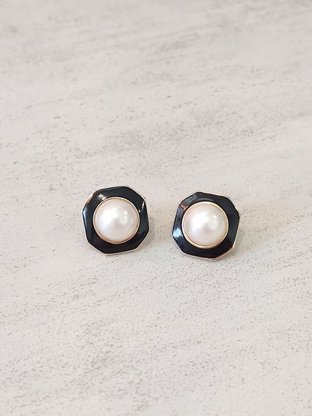 2 Pair Vtg Earrings Daisy Flower & Pearl Jewelry – Lot P37