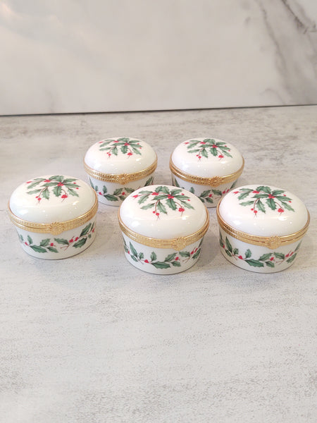 Lenox Christmas Holly Berry Porcelain Trinket Pill Box – P120