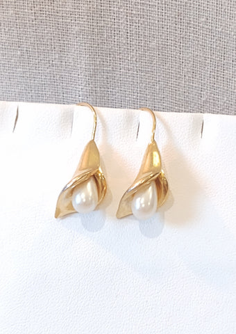 Flower Pearl Earrings Gold Tone Tulips – Lot P86