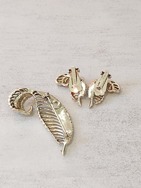 Set Vtg Feather Earrings & Brooch Gold Tone Jewelry – Lot P24