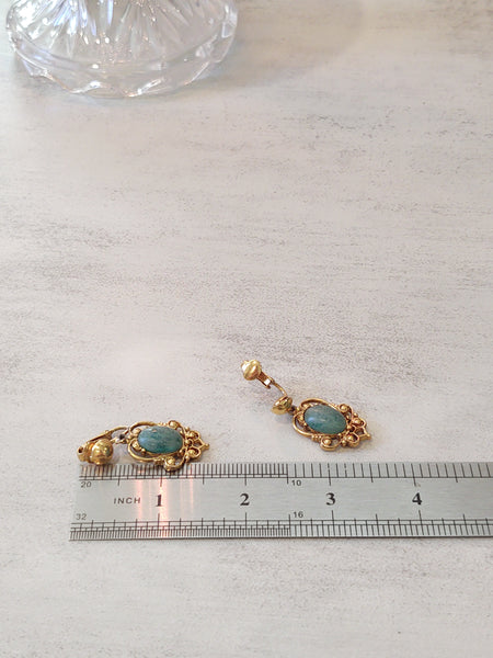 Vtg Green Stone Gold Tone Clip On Earrings – Lot P21