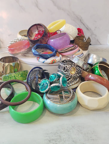 Box Of Bracelets Wearable & Craft Vintage To Now Reuse Grab Bag - Lot B34