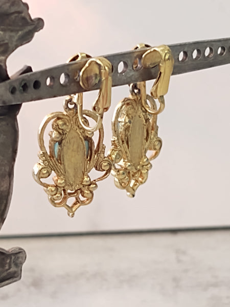 Vtg Green Stone Gold Tone Clip On Earrings – Lot P21