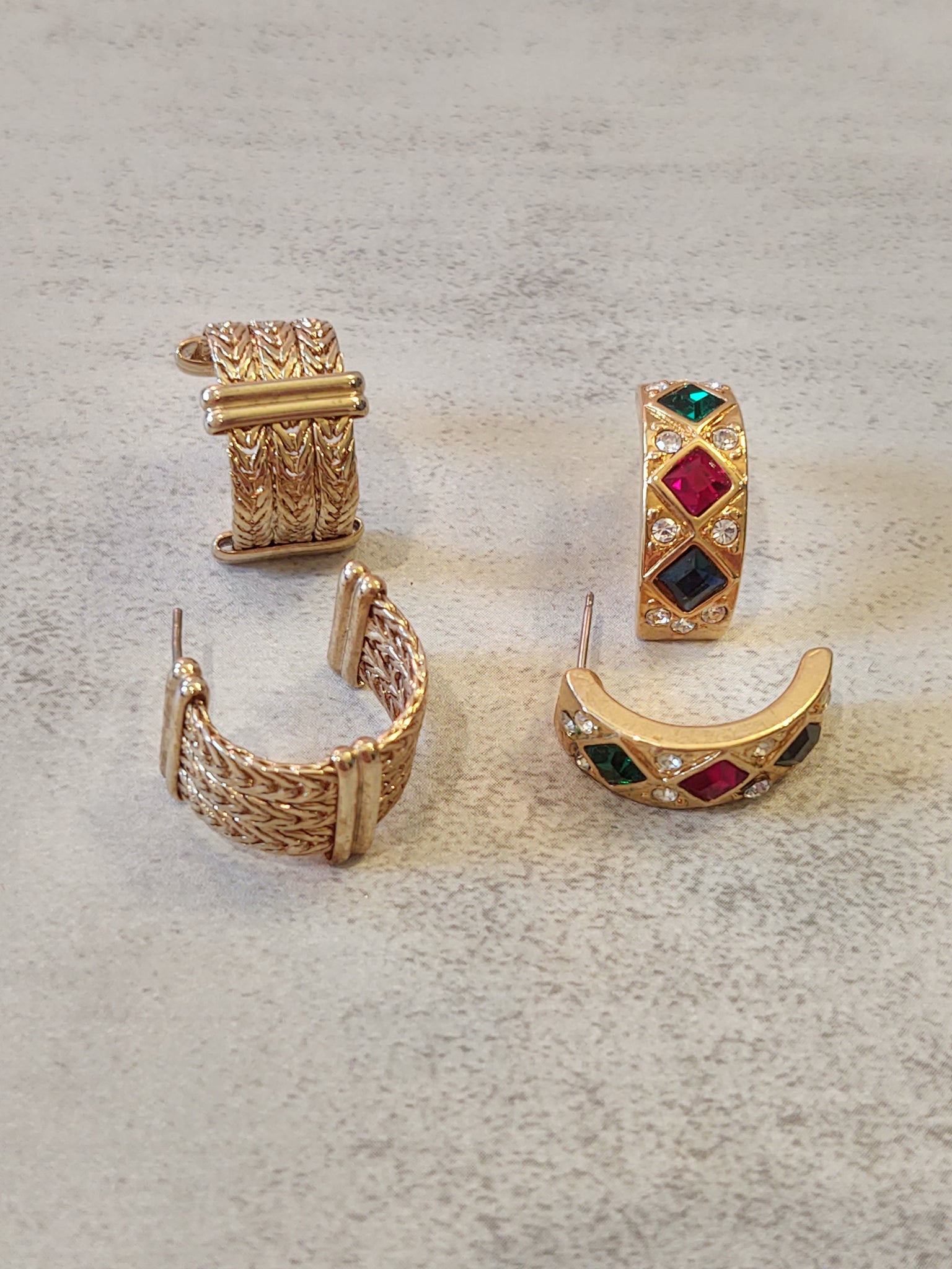 2 Pair Vtg Huggie Earrings Gold Tone Pierced Fashion Jewelry – Lot P51