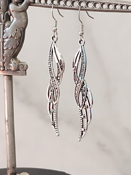 2 Pair Earrings Pierced Silver Tone Dressy or Casual – Lot P73