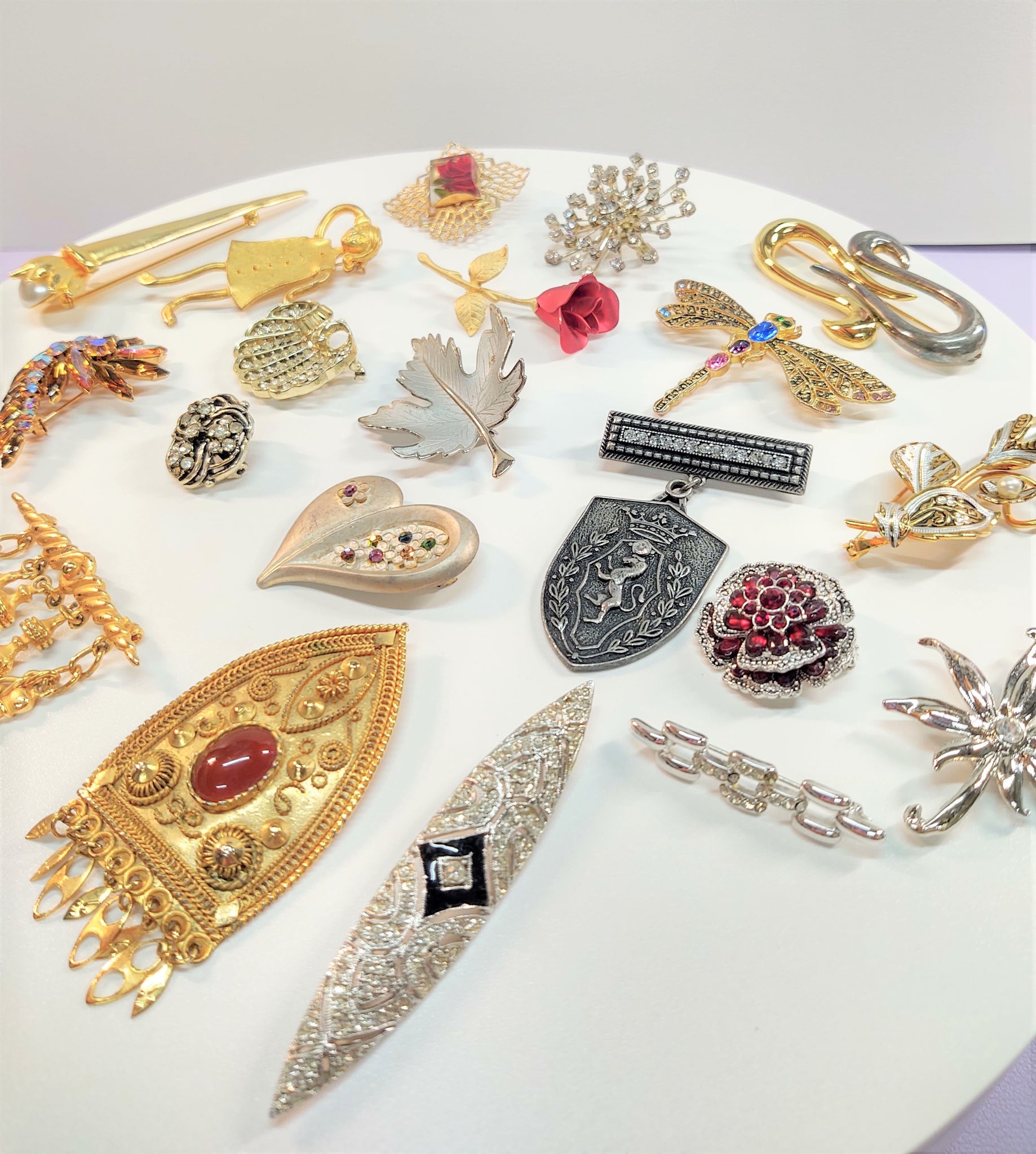20 Pc Pins Brooch Vintage To Now Jewelry Resell Reuse Repurpose Craft Just $2 Each!- Lot 16